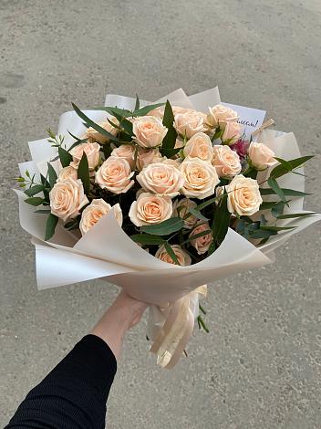 Букет Кремовые розы Латте в Зауральском